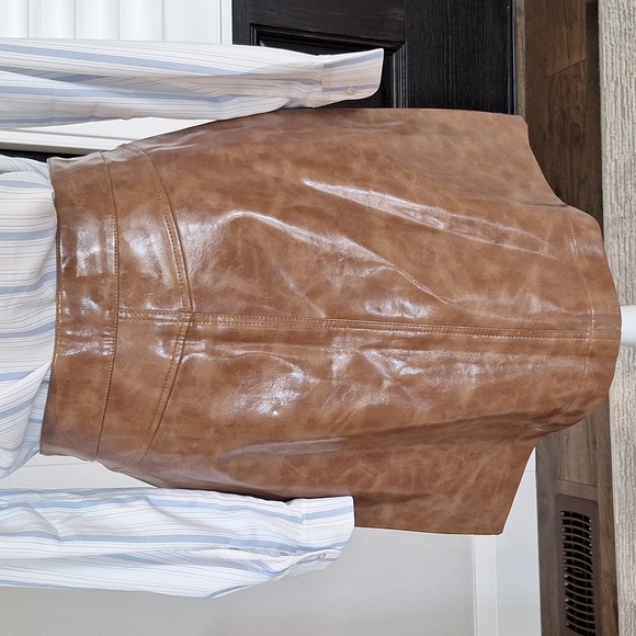 🆕️[6] "retro mini skirt " - Picture 3 of 8